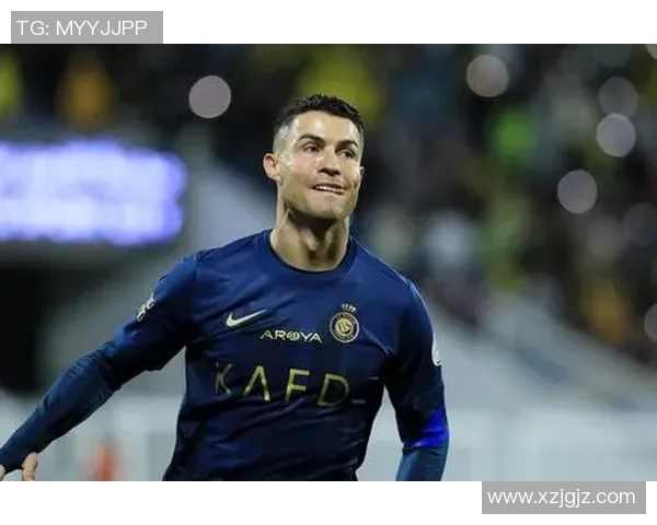 足球明星荣耀时刻雕像揭幕视频展现传奇足坛风采与激情瞬间